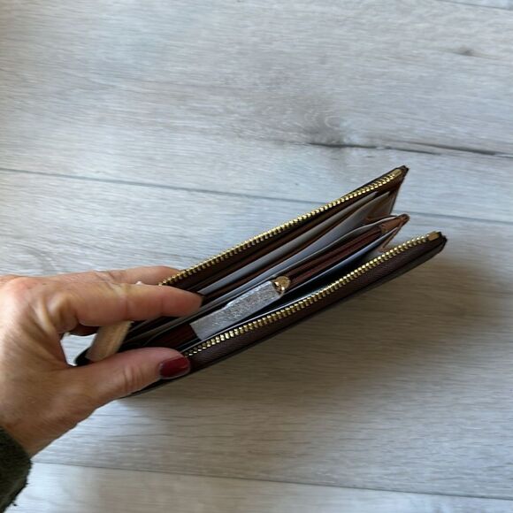 MICHAEL KORS OUTLET Jet Set Travel Large Logo Quarter-Zip Wallet NWT in packag - Picture 6 of 6